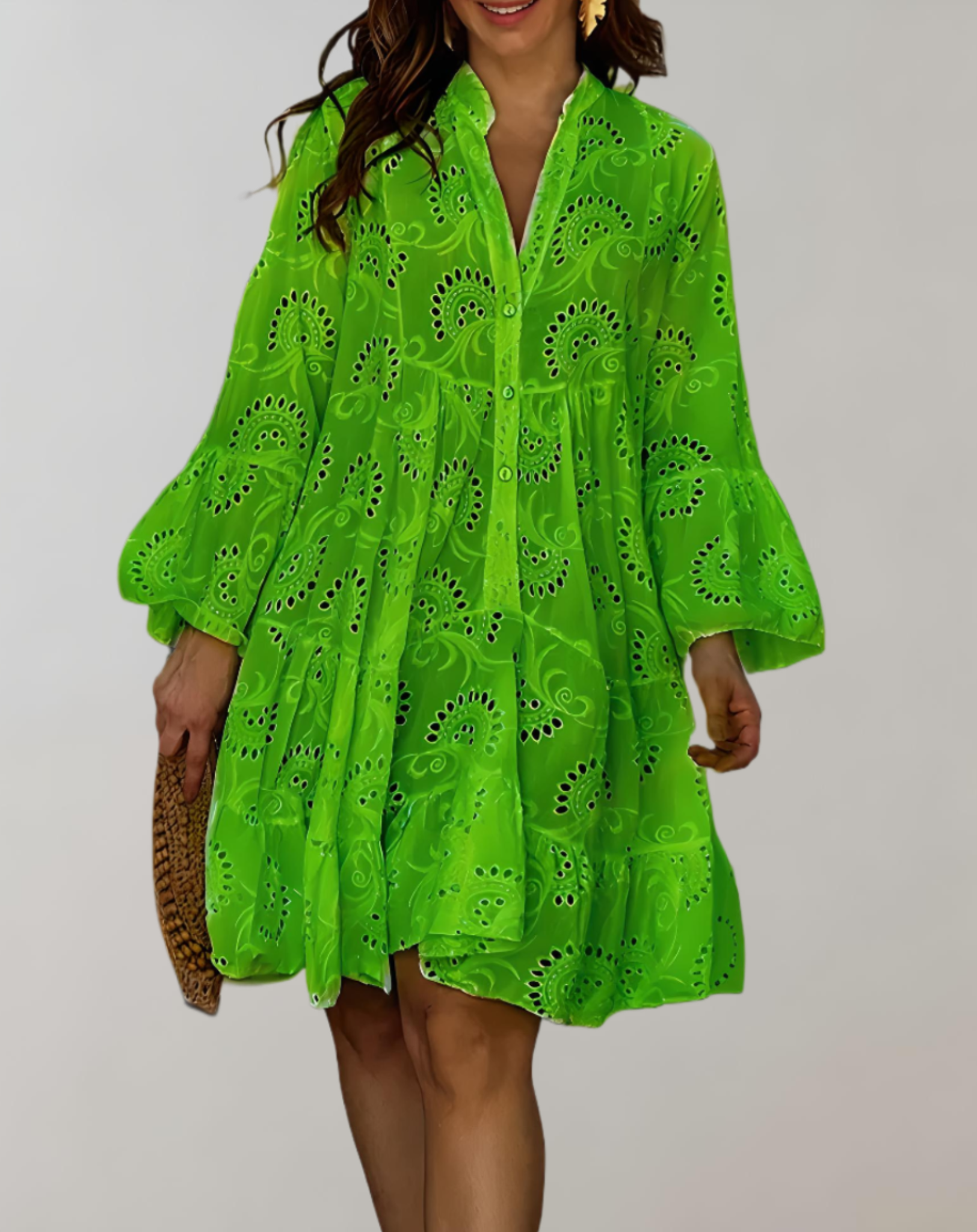 Beiges Komfortkleid mit weiten Ärmeln und V-Ausschnitt für einen lässigen Look