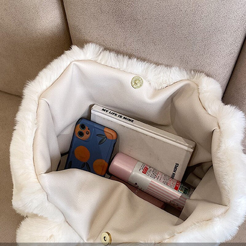 Dante Plüsch-Handtasche | Stilvolles Winteraccessoire für Damen