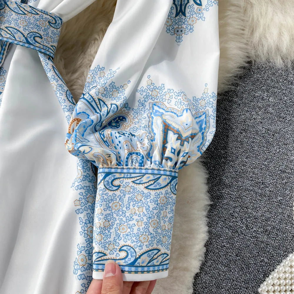 A-Linien-Kleid mit Blumenmuster und Gürtel