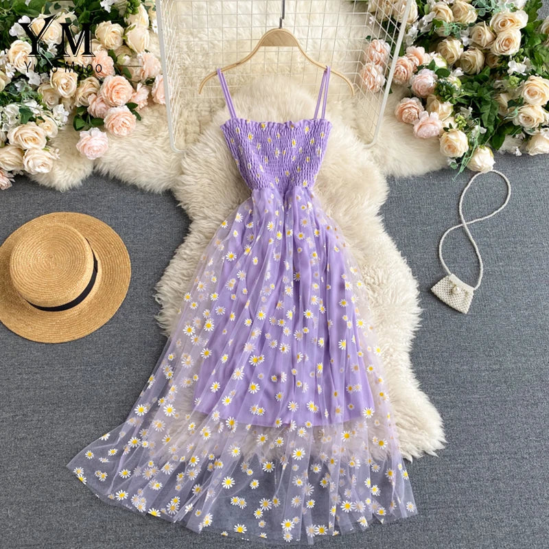 Damen-Sommerkleid mit zarten Trägern und Gänseblümchen-Blumenmuster